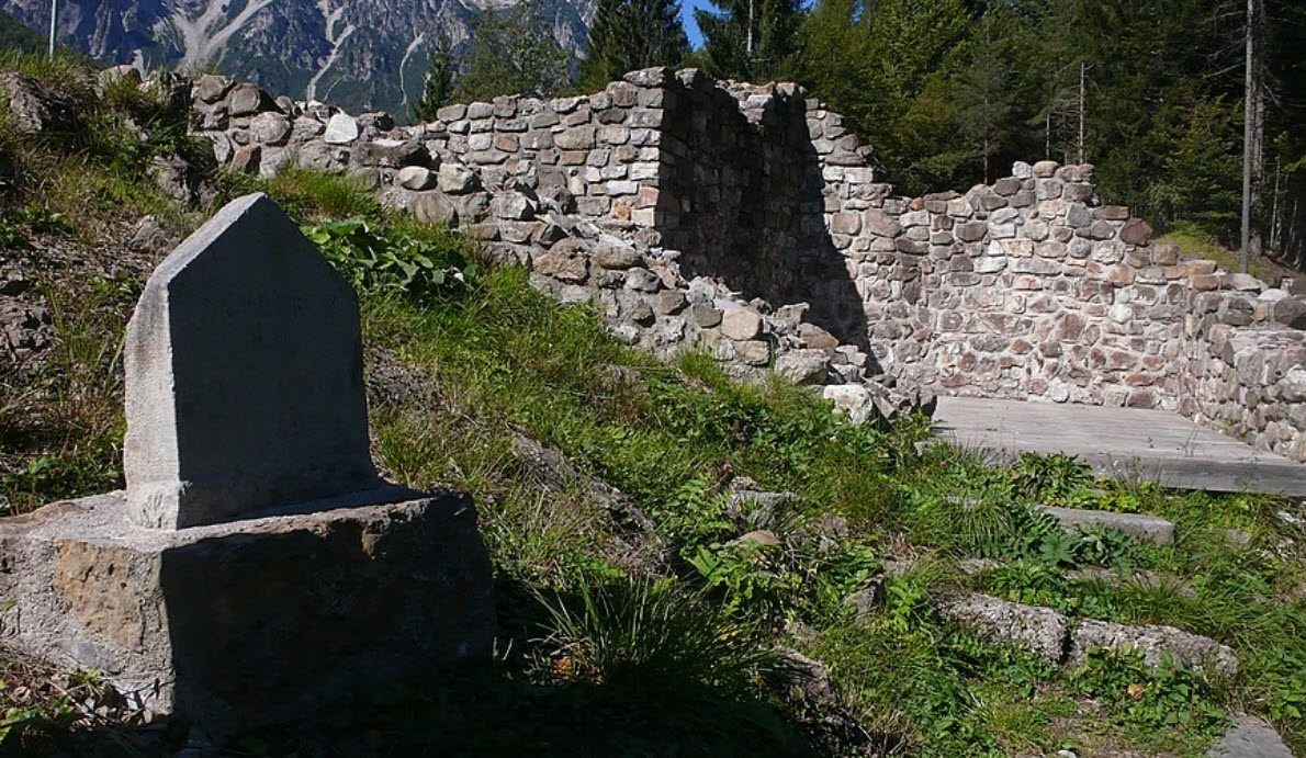 Castello di Sacuidic, Italy